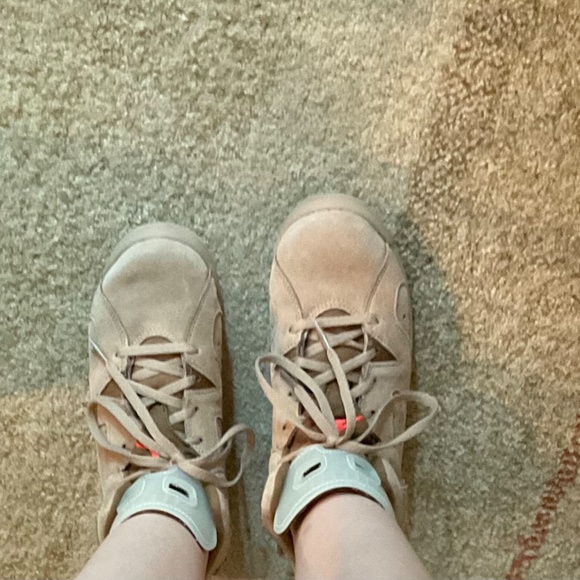 Jordan 6 x Travis Scott retro British khakis - Picture 4 of 4